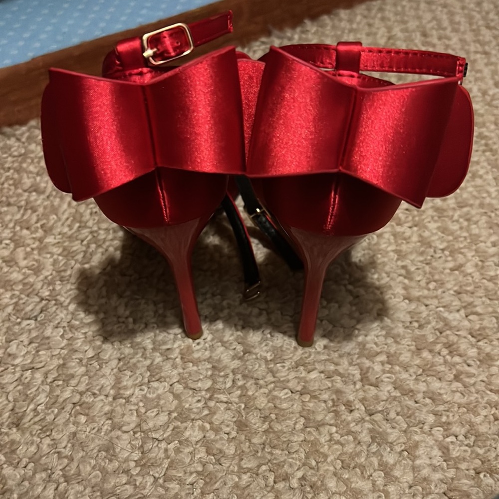 REDHEELS - Picture 2 of 2